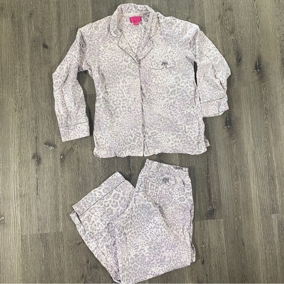 Victoria's Secret Other - Victoria's Secret pajama set